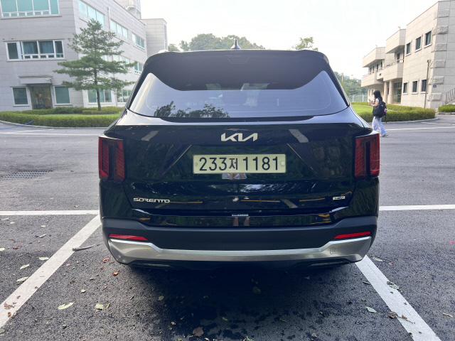 쏘렌토 하이브리드 후면부.